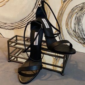 Steve Madden Black Leather Feliz Sandal